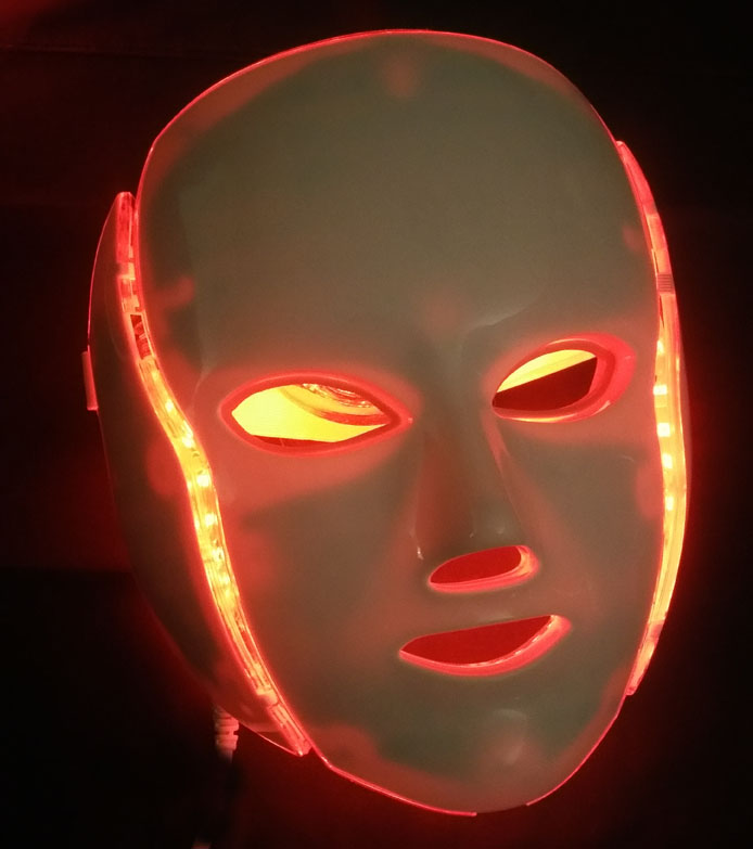 New treatments using LED light therapy mask